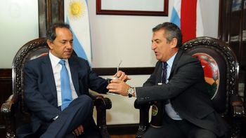 urribarri: a los buitres no se les cedera mas de lo necesario urribarri: a los buitres no se les cedera mas de lo necesario