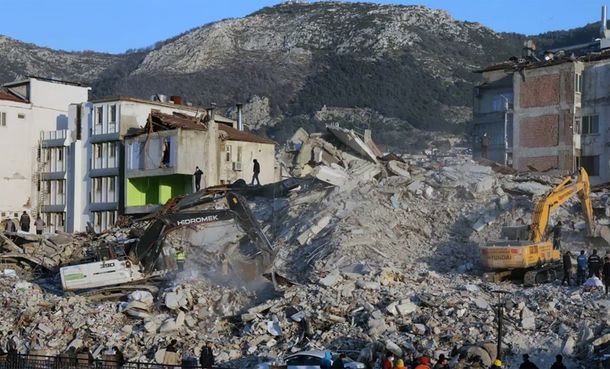 Nuevo terremoto sacude a Turquía: hay alarma por eventual tsunami
