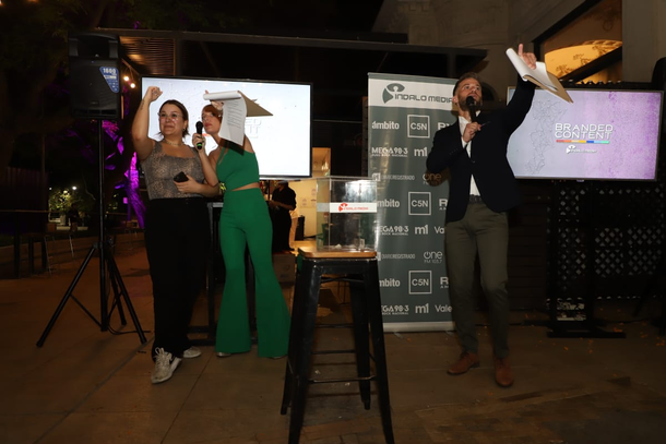 Sofía Fidalgo e Ignacio Prieto tuvieron a su cargo la conducción del evento. Sofía Fidalgo e Ignacio Prieto tuvieron a su cargo la conducción del evento.