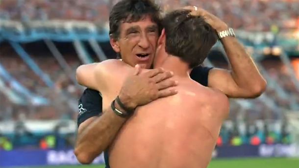 La alegría incontenible de Gustavo Costas. La alegría incontenible de Gustavo Costas.