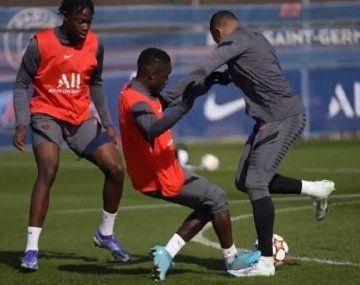 Se lesionó Mbappé a horas del choque contra el Real Madrid por la Champions League