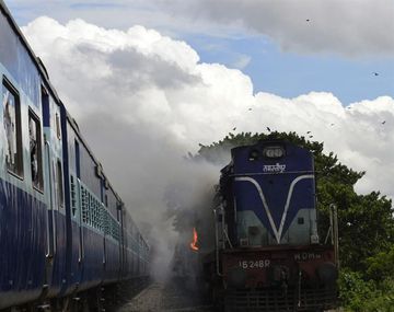 India: al menos 37 peregrinos murieron arrollados por un tren