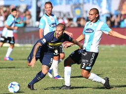 Benedetto, el gran goleador de Boca, intenta desequilibrar Benedetto, el gran goleador de Boca, intenta desequilibrar