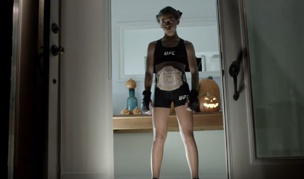 Una Ronda Rousey en miniatura asustó a todos en la noche de Halloween