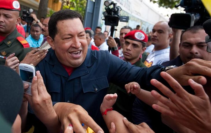 Logran controlar una infección respiratoria que tuvo Chávez