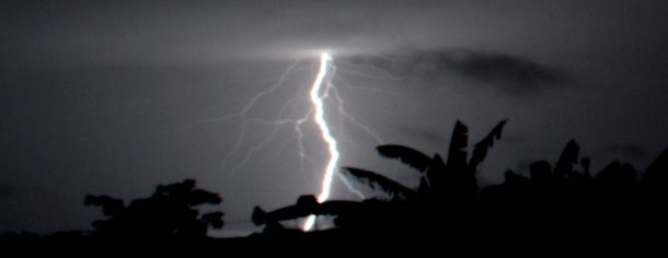 Cayó un impactante rayo sobre Rosario