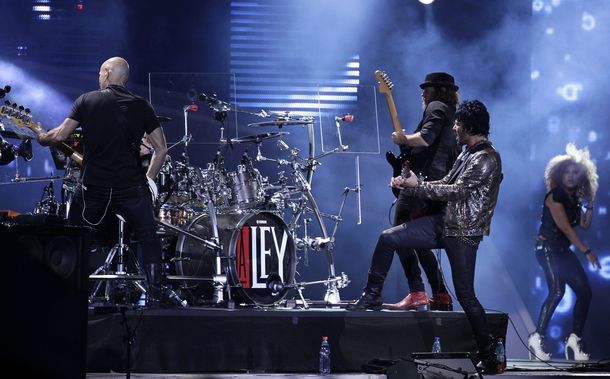 La Ley y Zeta Bosio hicieron un emocionante homenaje a Gustavo Cerati en el Festival de Viña del Mar