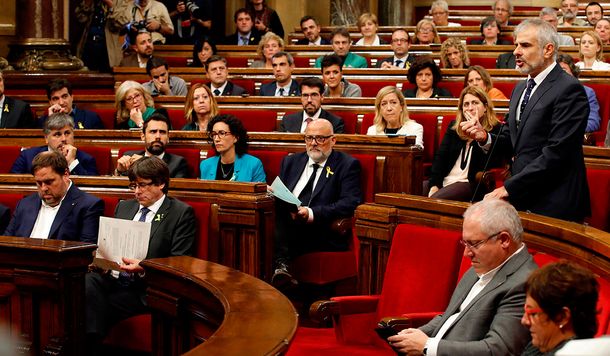 El Parlamento de Cataluña declaró su independencia por amplia mayoría