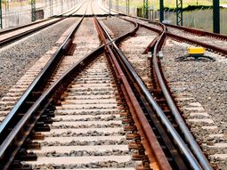 un joven murio electrocutado en las vias del tren sarmiento un joven murio electrocutado en las vias del tren sarmiento