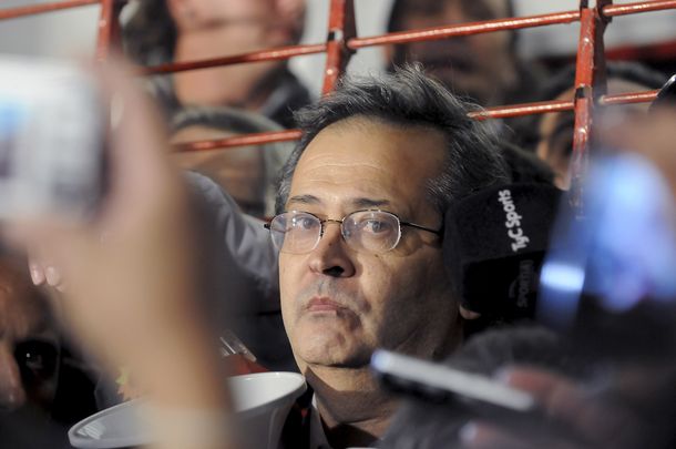 Más problemas para Cantero: Bebote anunció su regreso