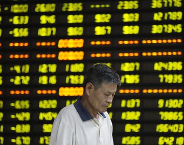 Otra jornada negra en China: la Bolsa de Shanghai cayó hoy un 7