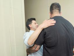 Los padres de Fernando Báez Sosa abrazaron al jefe de seguridad del boliche