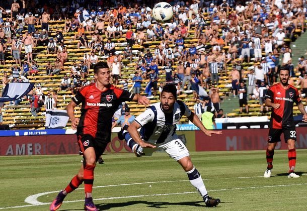 Talleres y Newell´s igualaron en Córdoba