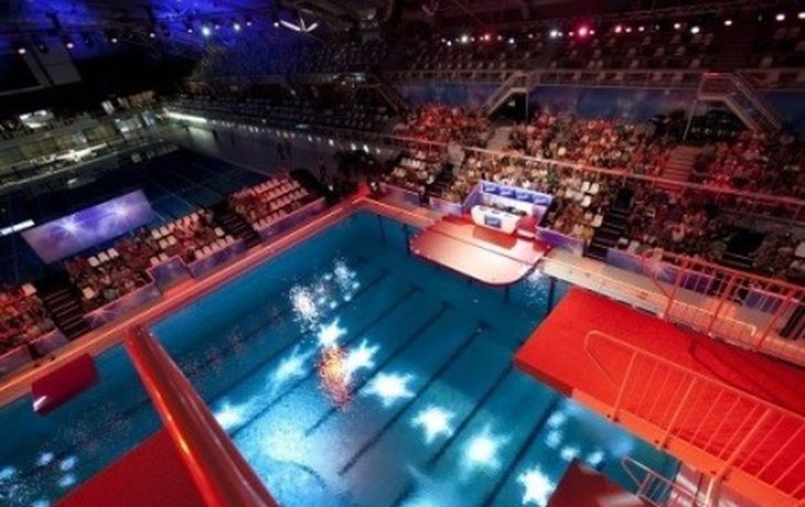 Entre llantos y gritos, comenzó Celebrity Splash