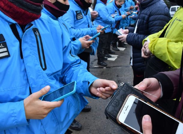 La Policía de la Ciudad puede informar el lugar de votacion en las PASO