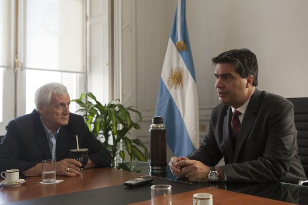 Caló se reúne este lunes con Capitanich a la espera de un guiño por Ganancias