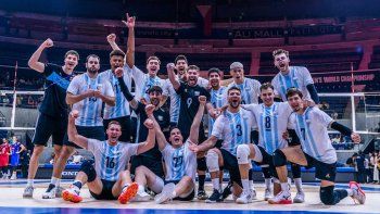 Argentina venció al bicampeón olímpico Francia y se clasificó a octavos del Mundial de Vóley