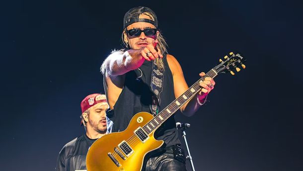 El reto del cantante de Airbag a personal de seguridad en pleno recital: ¿qué pasó?