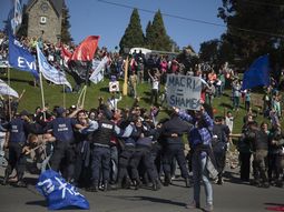 protestas en bariloche en contra de la visita de obama protestas en bariloche en contra de la visita de obama