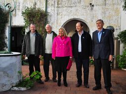 Por la unidad, FAUnen firmó el Acuerdo de San Nicolás