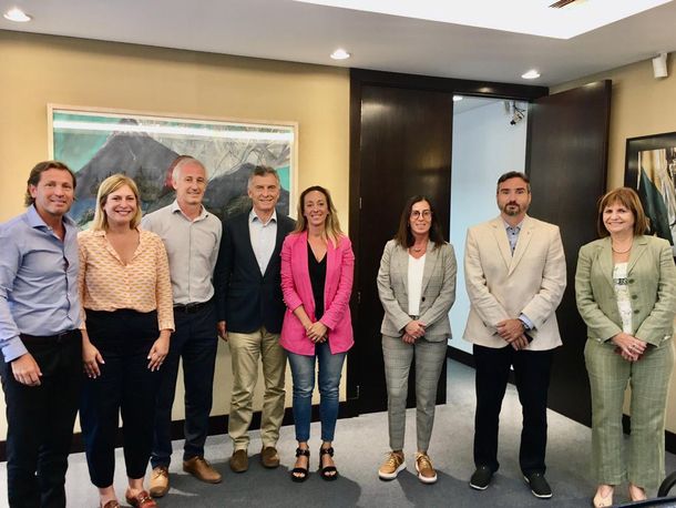 Reapareció Mauricio Macri: se mostró sin barbijo en una reunión política y sin hablar de la acusación de Alberto Fernández