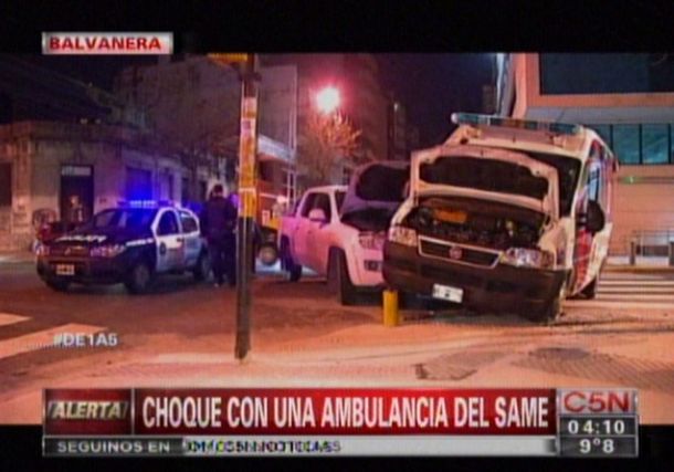 Choca una camioneta con una ambulancia del SAME en Balvanera