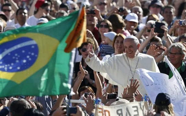 El papa Francisco visitó Brasil en 2012. El papa Francisco visitó Brasil en 2012.