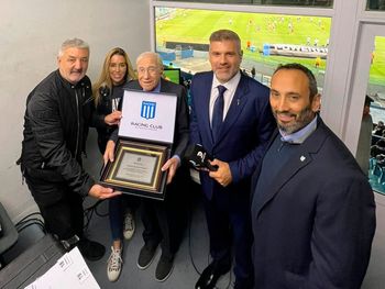 Enrique Macaya Márquez volvió a comentar un partido en TV a los 89 años