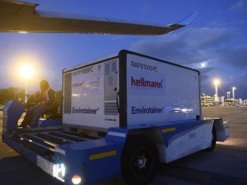 Llegó otro vuelo de Aerolíneas con 384 mil vacunas Sinopham