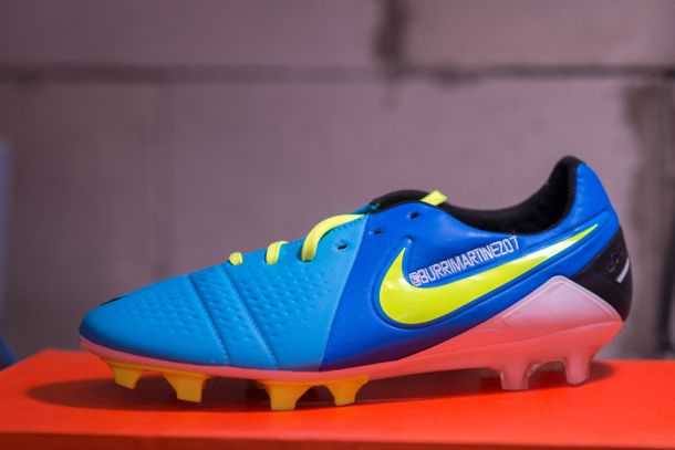 El Burrito Martínez y una insólita campaña en Twitter, borró a todos sus seguidores