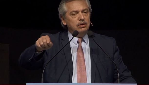 Alberto Fernández respondió al saludo de Gran Bretaña con un llamado al diálogo y con el reclamo por Malvinas