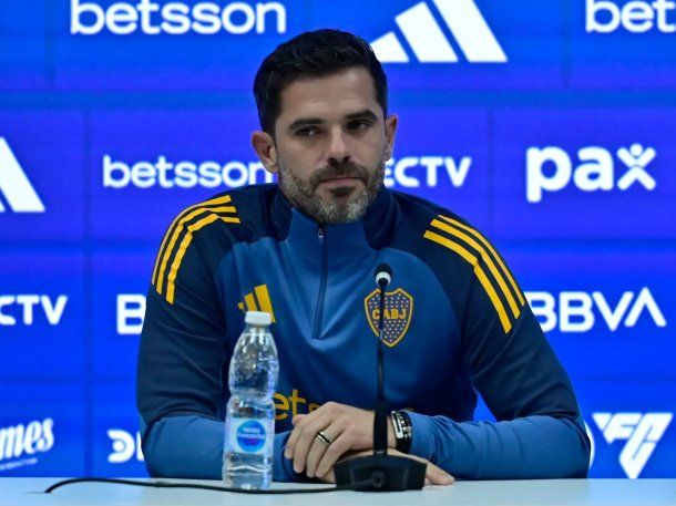 De qué acusan a Fernando Gago en México: las fotos que lo comprometen