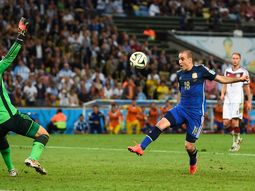 En la campaña porteña le recuerdan a Palacio el gol errado en la final de Brasil