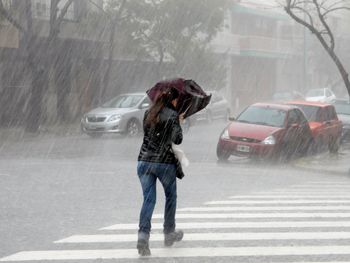 Rige un alerta por tormentas fuertes y caída de granizo en la Ciudad y el Conurbano