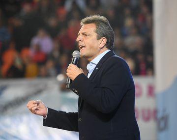 Massa prepara un conversatorio en el Teatro Argentino de La Plata para el cierre de campaña