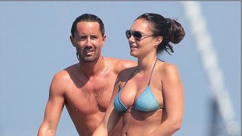 recien casada, se calzo la bikini y disfruto de su yate recien casada, se calzo la bikini y disfruto de su yate