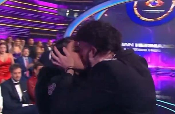 El tremendo beso que Ulises le dio a Chiara tras alzarse con el segundo puesto en Gran Hermano
