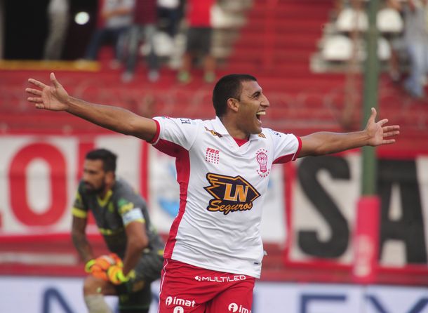 Huracán sigue de racha y le ganó a Aldosivi en un partido pendiente