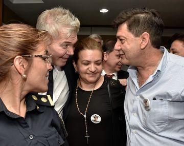 EN VIVO: BURLANDO Y LOS PAPÁS DE FERNANDO EN CONFERENCIA DE PRENSA