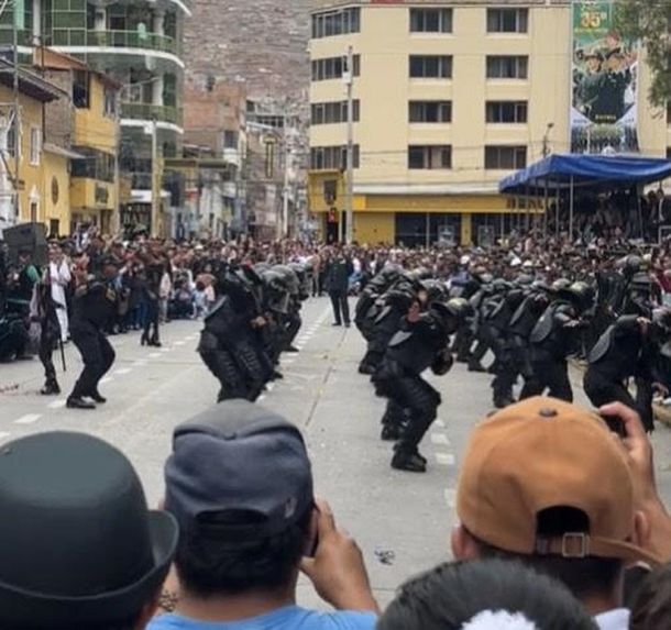 Policías en Perú se hicieron viral por una coreo de Ke Personajes