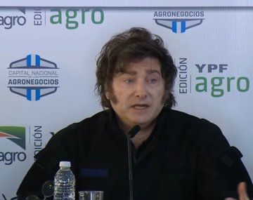 Milei y la represión: Los de azul son buenos y los hijos de puta que rompen autos son malos