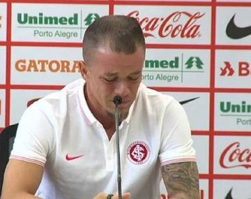 D´Alessandro se despidió del Inter entre lágrimas y confirmó su regreso