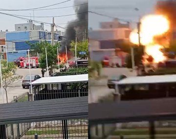 Explotó un auto en un complejo de Procrear y un bombero resultó herido