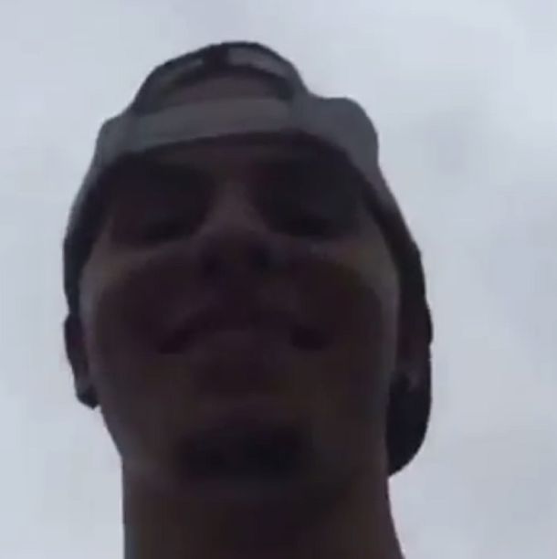 Se sacó una selfie y terminó en el hospital: así lo aplastó una moto