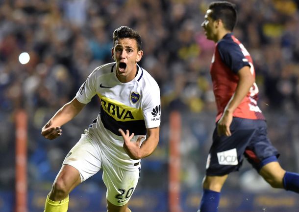 El joven Maroni festeja su gol