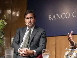 El presidente del BCU, Diego Labat, y la funcionaria del FMI, Antoinette Sayeh, destacaron la baja de la inflación. El presidente del BCU, Diego Labat, y la funcionaria del FMI, Antoinette Sayeh, destacaron la baja de la inflación.