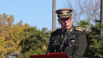 El jefe del Ejército se refirió a la posibilidad de que las Fuerzas Armadas participan en la seguridad interna de Uruguay. El jefe del Ejército se refirió a la posibilidad de que las Fuerzas Armadas participan en la seguridad interna de Uruguay.
