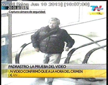 Un video aleja al padrastro de la escena del crimen