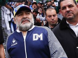 Analizan las muestras de sangre y orina de Maradona para los estudios toxicológicos