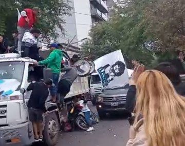 Tragedia en una caravana en Santiago del Estero: un camión pasó por encima a una nena